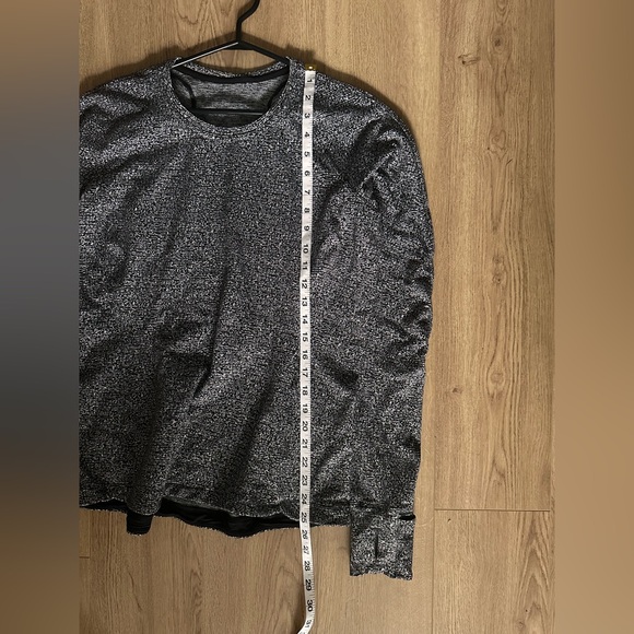 Women’s Lululemon Cold Weather Running Shirt - Picture 6 of 8